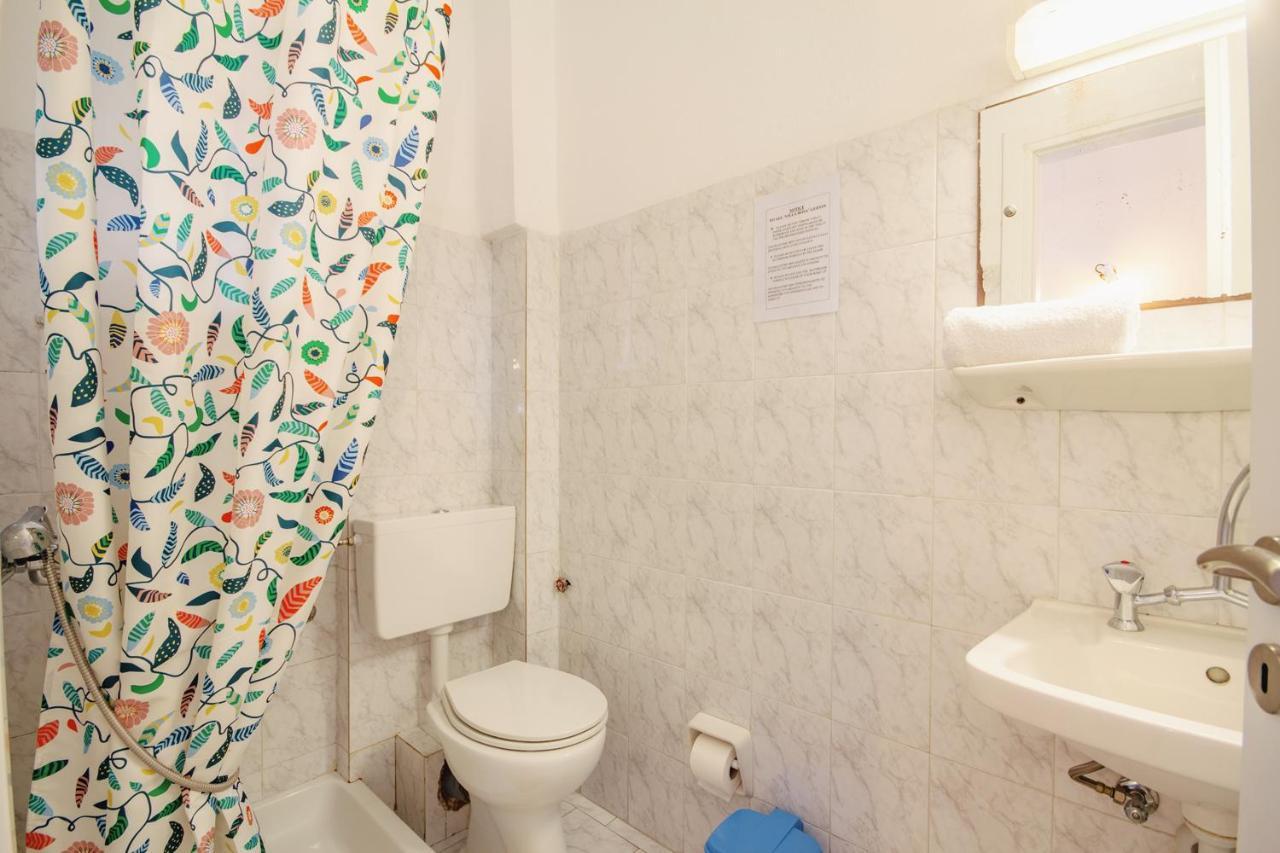 Villa Rosa Apartments Guviá Kültér fotó