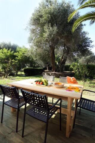 Villa Rosa Apartments Guviá Kültér fotó