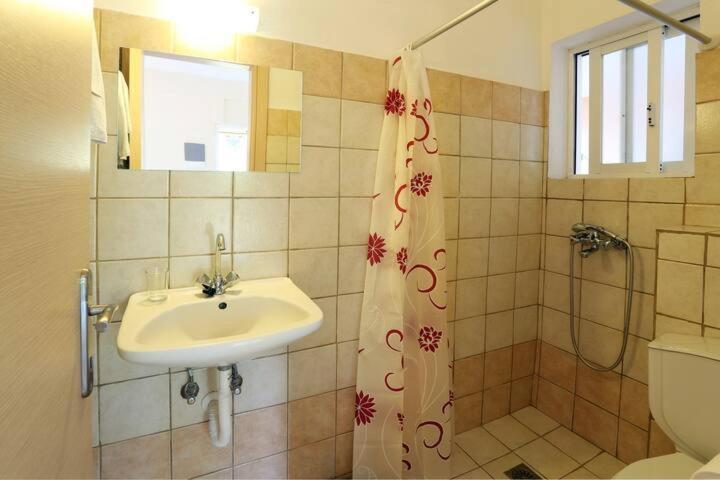 Villa Rosa Apartments Guviá Kültér fotó