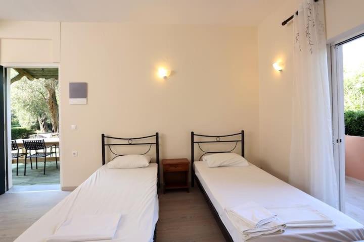 Villa Rosa Apartments Guviá Kültér fotó