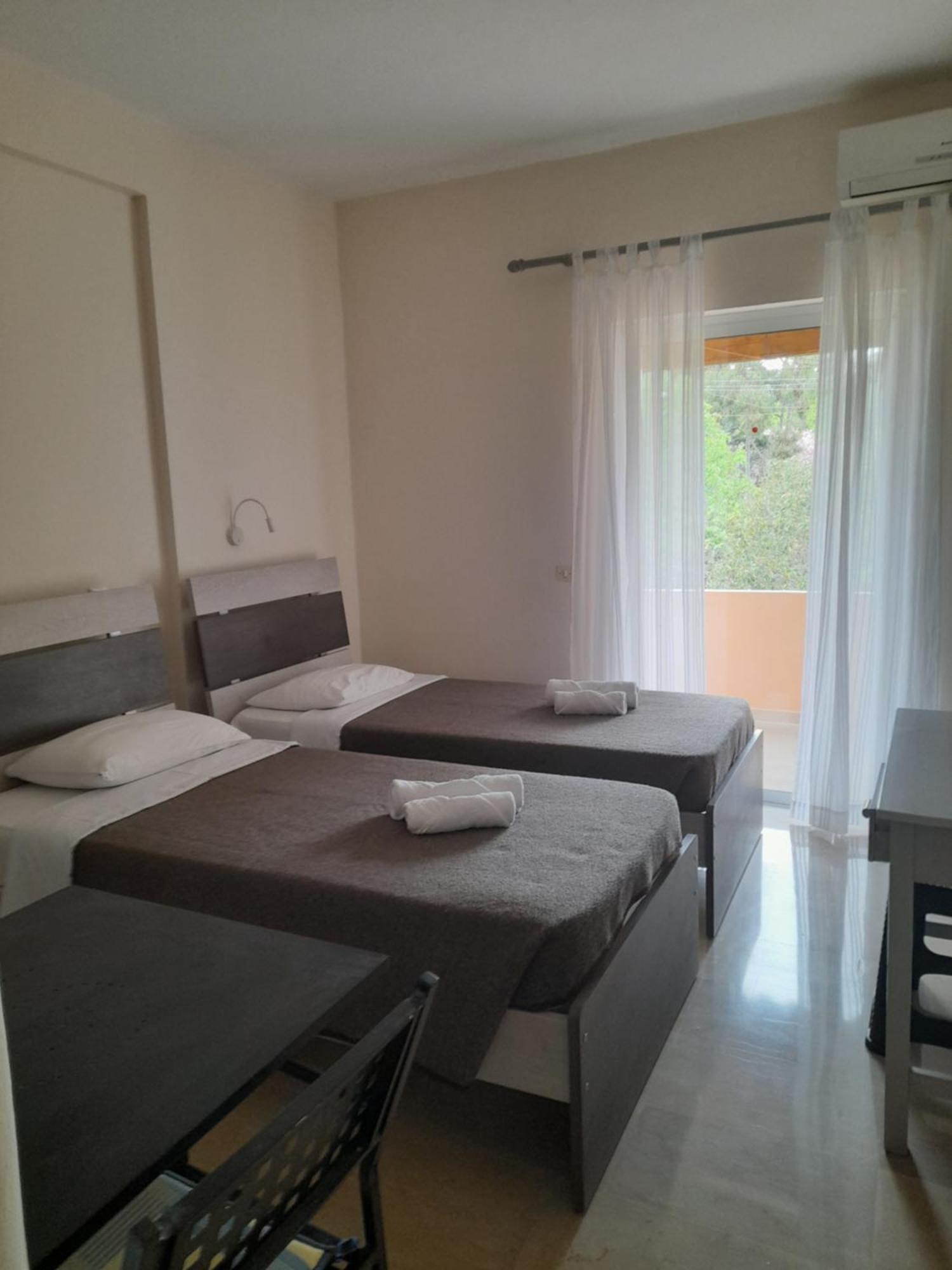 Villa Rosa Apartments Guviá Kültér fotó